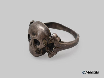 germany,_wehrmacht._a_commemorative_totenkopf_ring_in_silver___m_n_c3652