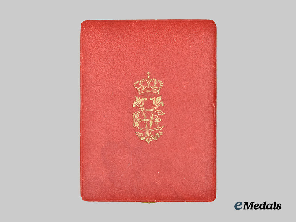 italy,_kingdom._an_order_of_the_crown_of_italy_in_gold,_commander's_badge,_c.1915___m_n_c3659