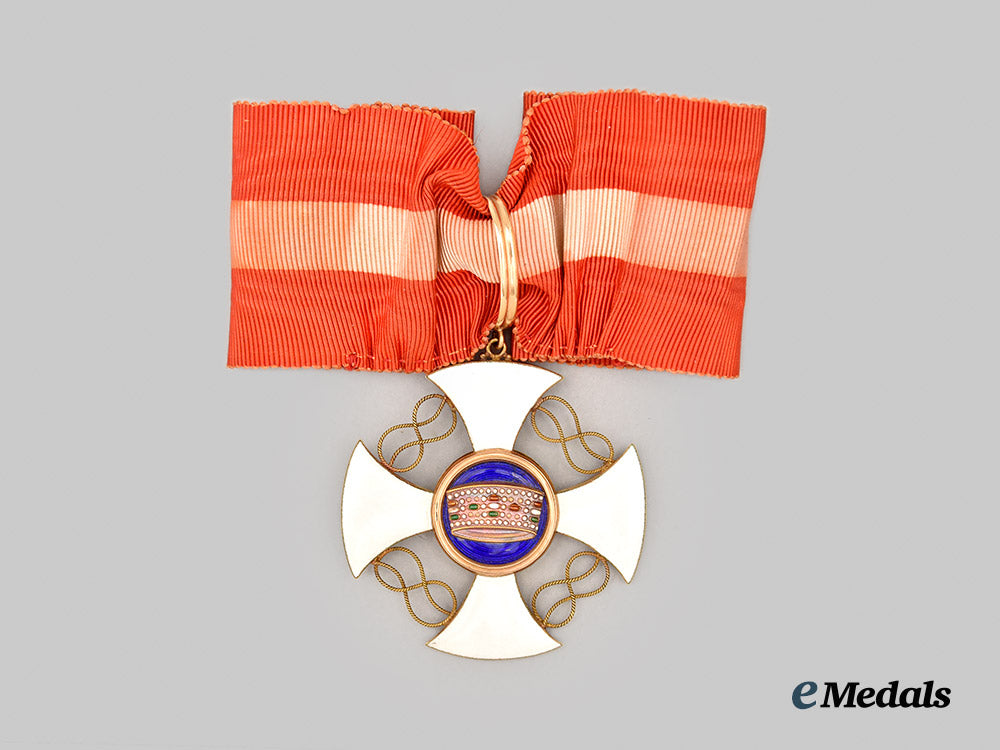 italy,_kingdom._an_order_of_the_crown_of_italy_in_gold,_commander's_badge,_c.1915___m_n_c3661
