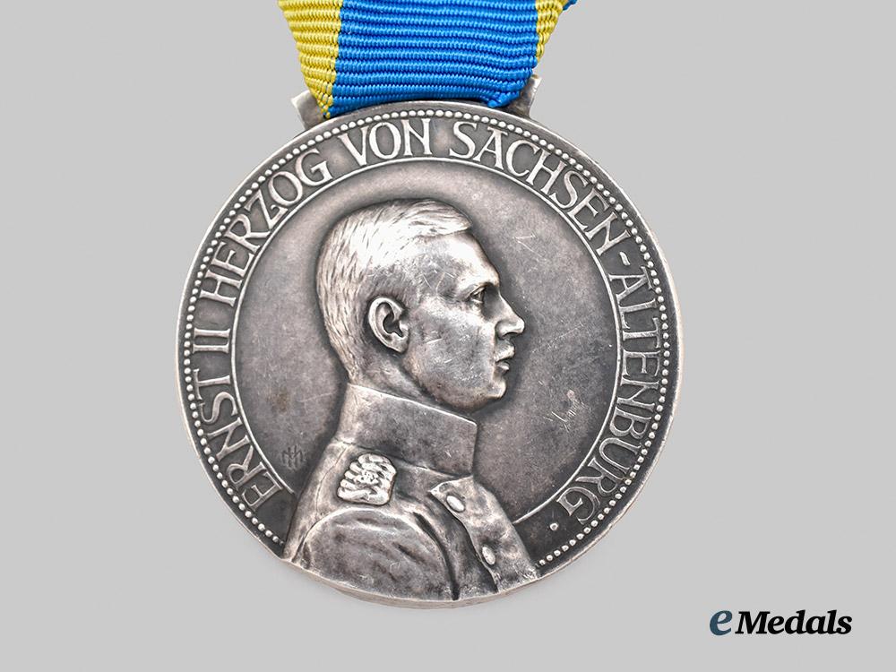 saxe-_altenburg,_duchy._a_duke_ernst_medal,_type_i_i,_civil_division,_with_case___m_n_c3665