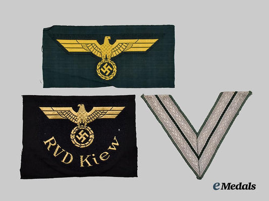 germany,_wehrmacht._a_mixed_lot_of_uniform_insignia___m_n_c3684