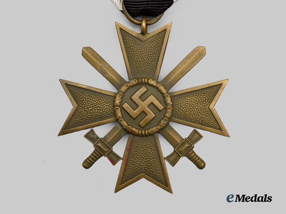 germany,_wehrmacht._a_war_merit_cross_i_i_class_with_swords_and_award_document_to_unteroffizier_franz_kern,_stalag387___m_n_c3697