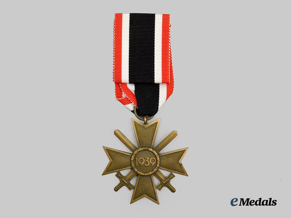germany,_wehrmacht._a_war_merit_cross_i_i_class_with_swords_and_award_document_to_unteroffizier_franz_kern,_stalag387___m_n_c3698