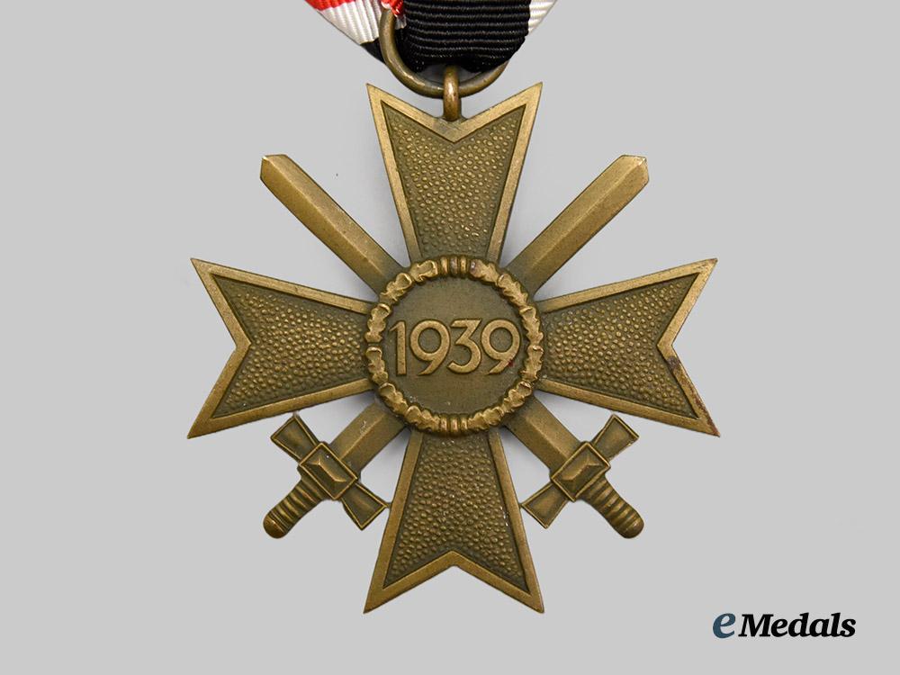 germany,_wehrmacht._a_war_merit_cross_i_i_class_with_swords_and_award_document_to_unteroffizier_franz_kern,_stalag387___m_n_c3699