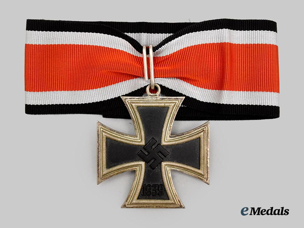 germany,_federal_republic._a_knight’s_cross_of_the_iron_cross,_with_case,_exhibition_example___m_n_c3748