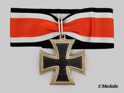 germany,_federal_republic._a_knight’s_cross_of_the_iron_cross,_with_case,_exhibition_example___m_n_c3748