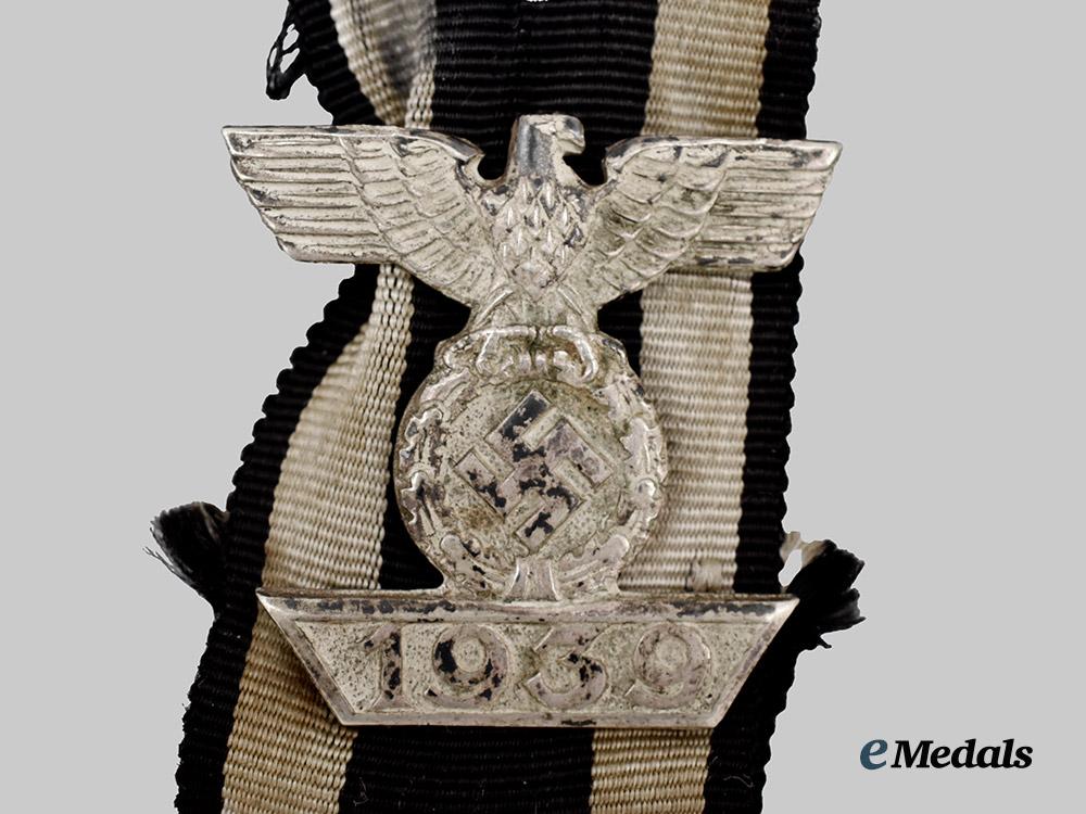 germany,_wehrmacht._a1939_clasp_to_the_iron_cross,_second_pattern,_type_b_by_b._h._mayer___m_n_c3783