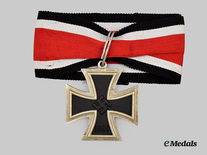 germany,_federal_republic._a_knight’s_cross_of_the_iron_cross,_exhibition_example_by_rudolf_souval,_c.1965___m_n_c3786