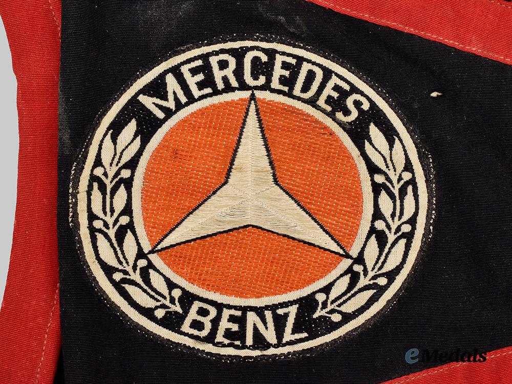 germany,_third_reich._a_mercedes-_benz_vehicle_pennant___m_n_c3802