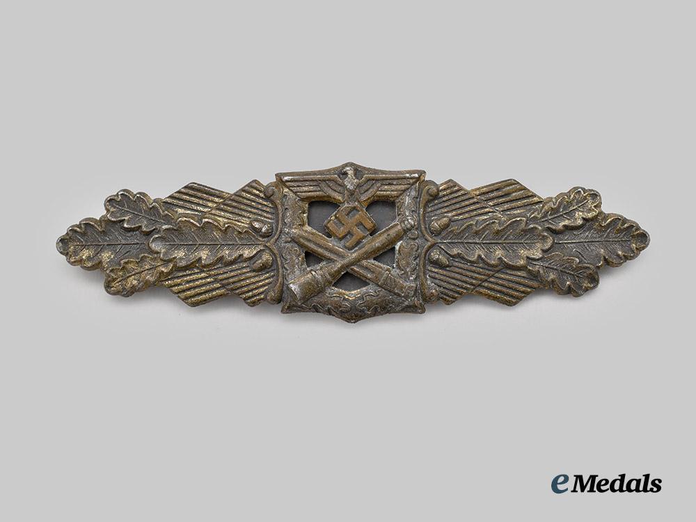 germany,_wehrmacht._a_close_combat_clasp,_gold_grade,_by_friedrich_linden___m_n_c3805