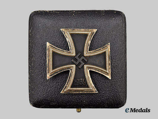 germany,_wehrmacht._a1939_iron_cross_i_class,_with_case,_by_klein&_quenzer___m_n_c3813