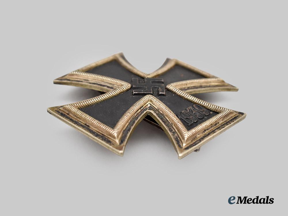 germany,_wehrmacht._a1939_iron_cross_i_class,_with_case,_by_klein&_quenzer___m_n_c3815
