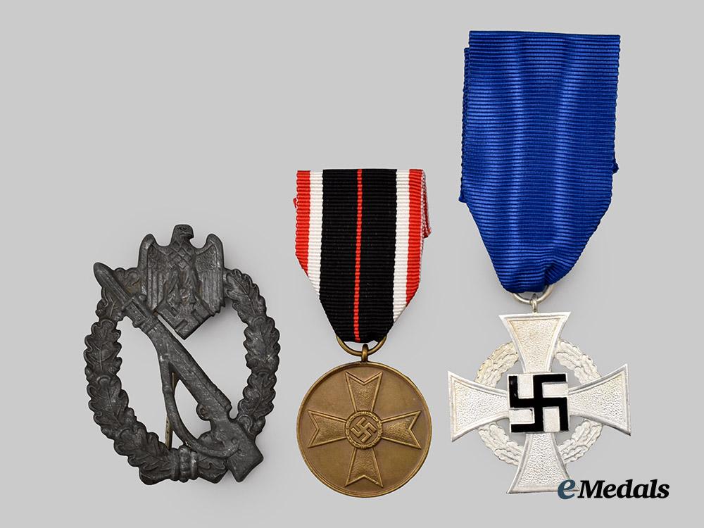 germany,_third_reich._a_mixed_lot_of_awards_for_military_and_civil_service___m_n_c3825