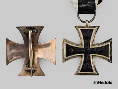 germany,_imperial._a_pair_of1914_iron_crosses___m_n_c3861