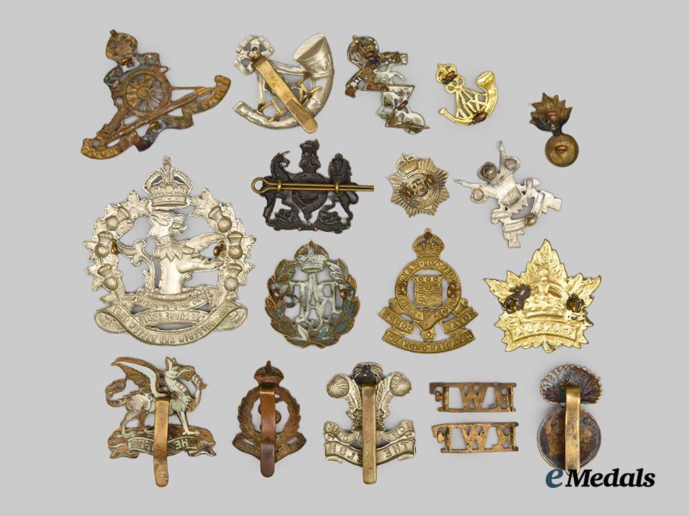 canada,_united_kingdom._a_lot_of_eighteen_first_and_second_war_army_and_air_force_insignia___m_n_c3874