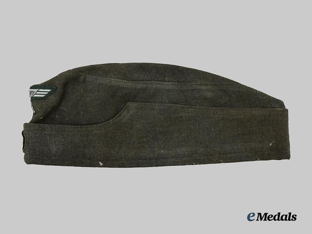 germany,_heer._an_officer’s_upgraded_overseas_field_cap,_late-_war_example,_by_karl_heisler___m_n_c3895