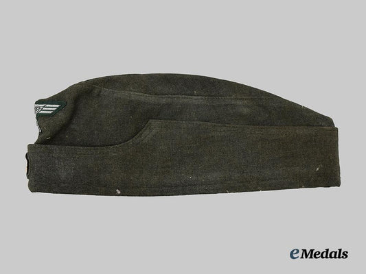 germany,_heer._an_officer’s_upgraded_overseas_field_cap,_late-_war_example,_by_karl_heisler___m_n_c3895