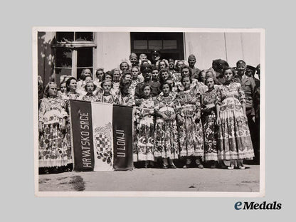 independent_croatia._a_lot_of_three_wartime_croatian_photographs___m_n_c3895