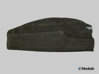 germany,_heer._an_officer’s_upgraded_overseas_field_cap,_late-_war_example,_by_karl_heisler___m_n_c3896