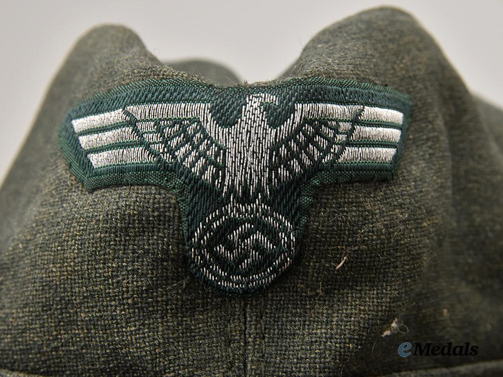germany,_heer._an_officer’s_upgraded_overseas_field_cap,_late-_war_example,_by_karl_heisler___m_n_c3899
