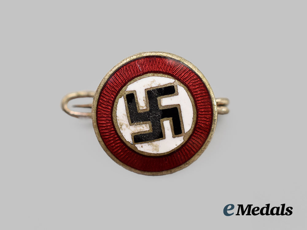 germany,_n_s_d_a_p._an_early_member’s_badge___m_n_c3911