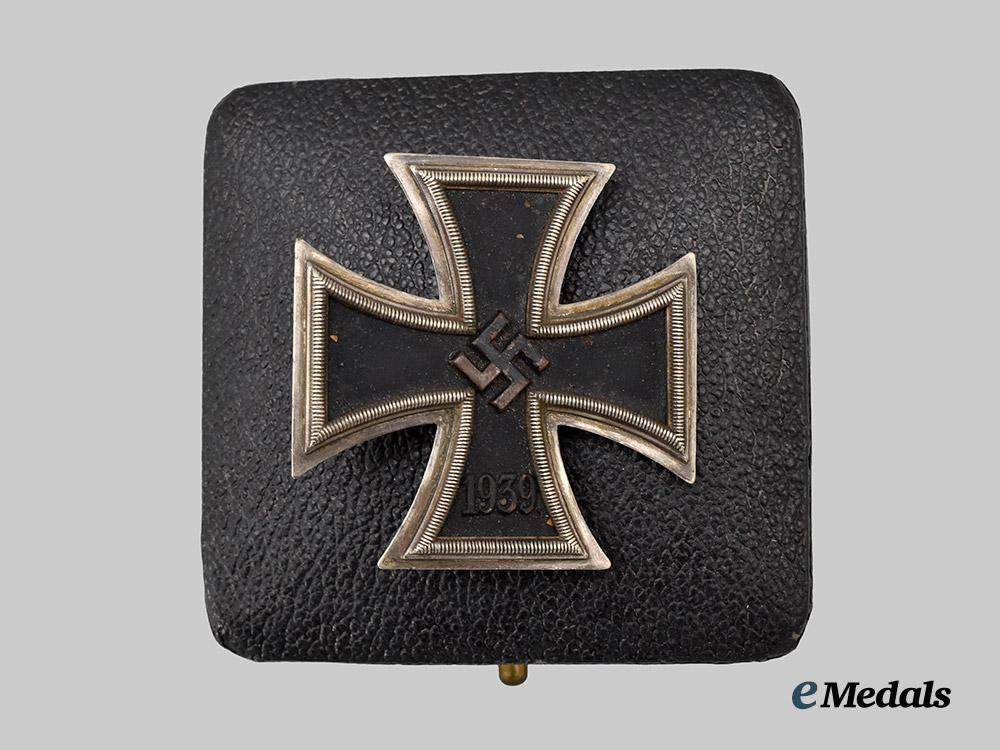 germany,_wehrmacht._a1939_iron_cross_i_class,_with_case,_by_gebrüder_godet___m_n_c3913