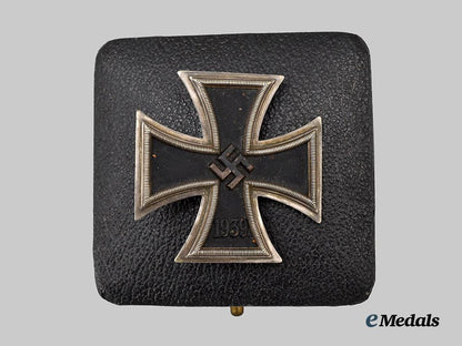 germany,_wehrmacht._a1939_iron_cross_i_class,_with_case,_by_gebrüder_godet___m_n_c3913
