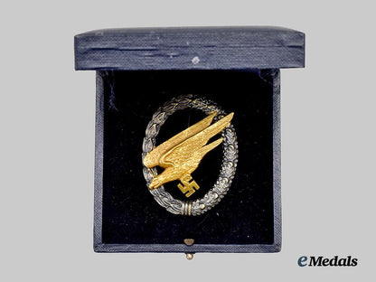 germany,_luftwaffe._a_fallschirmjäger_badge,_with_case,_by_imme&_sohn___m_n_c3937