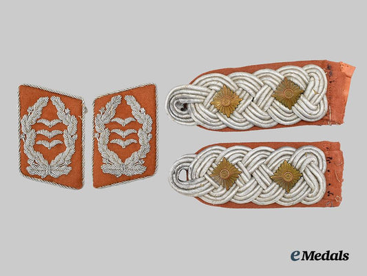 germany,_luftwaffe._a_matching_lot_of_communications_corps_oberst_rank_insignia___m_n_c3950