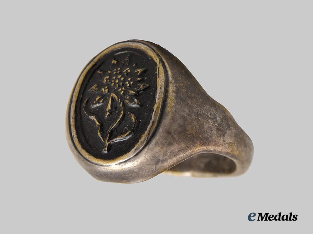germany,_heer._a_gebirgsjäger_commemorative_service_ring,_with_letters_and_insignia,_to_oberleutnant_otto_hierholzer___m_n_c3950