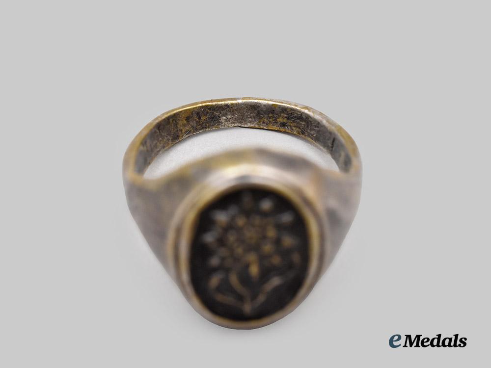 germany,_heer._a_gebirgsjäger_commemorative_service_ring,_with_letters_and_insignia,_to_oberleutnant_otto_hierholzer___m_n_c3953