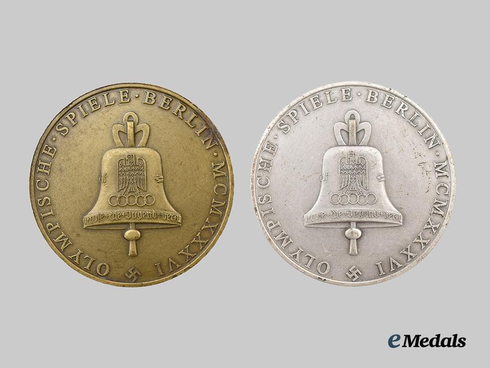 germany,_third_reich._a_pair_of1936_berlin_olympics_commemorative_medallions___m_n_c3965