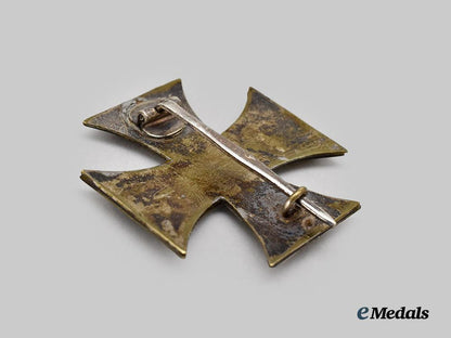 germany,_imperial._a1914_iron_cross_i_class,_brass_core_variant_by_wilhelm_deumer,_c.1930___m_n_c3975