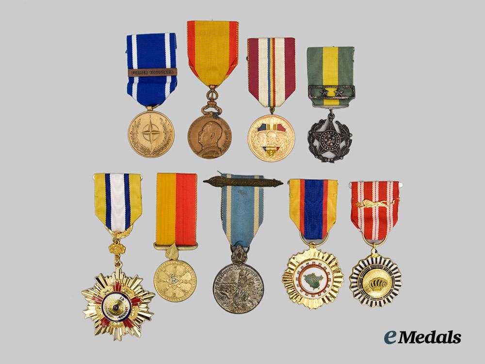 international._a_lot_of_assorted_medals___m_n_c3978