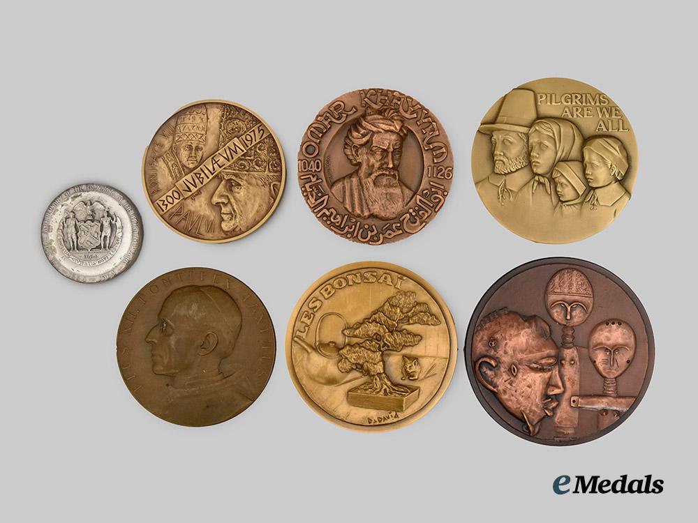 international._a_lot_of_assorted_table_medals___m_n_c3986