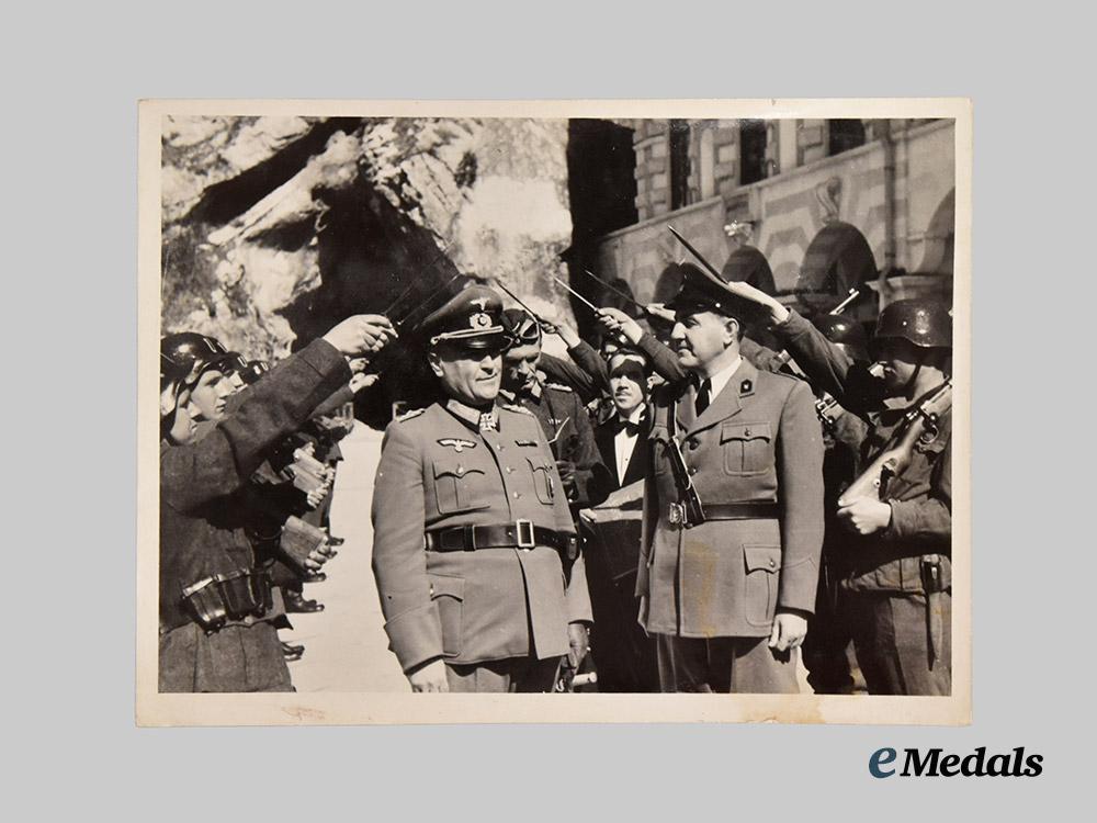 croatia,_independent_state._a_lot_of_eight_photographs_of_croatian_military_men,_c.1941-45___m_n_c3992
