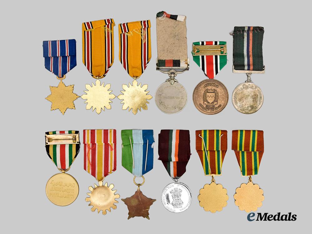 international._a_lot_of_assorted_medals___m_n_c3997