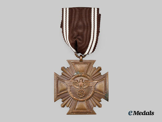 germany,_n_s_d_a_p._a_long_service_award,_i_i_i_class_for10_years,_by_paul_meybauer___m_n_c4006