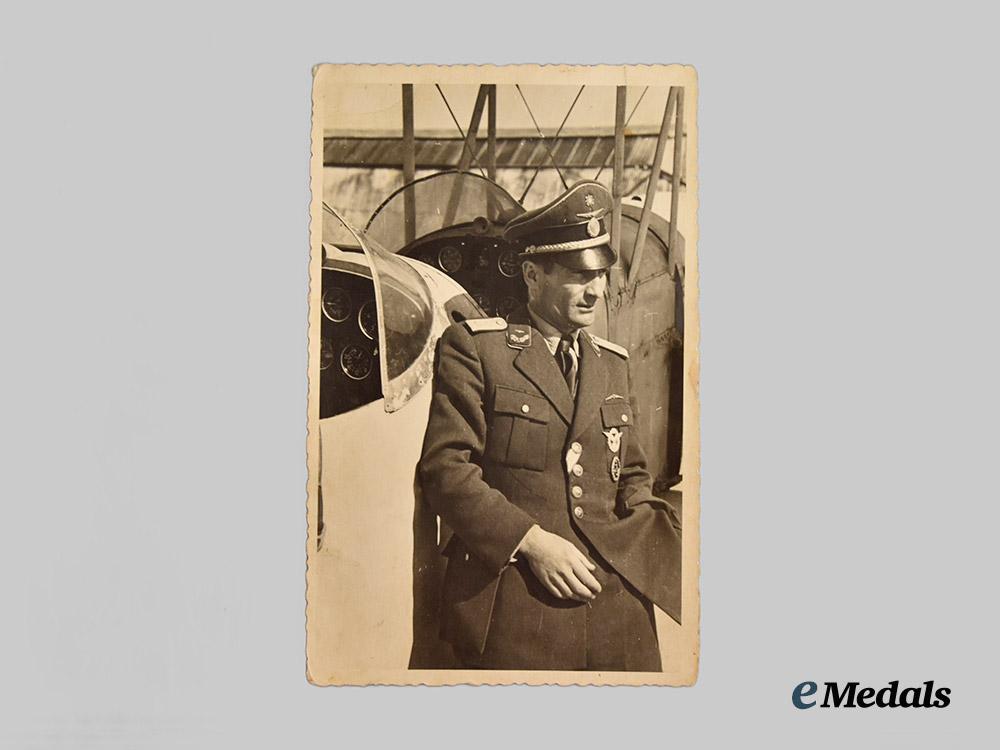 croatia,_independent_state._a_lot_of_six_photographs_of_croatian_air_force_personnel,_c.1941-45___m_n_c4008