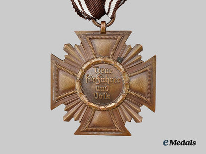 germany,_n_s_d_a_p._a_long_service_award,_i_i_i_class_for10_years,_by_paul_meybauer___m_n_c4009