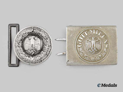 germany,_heer._a_pair_of_belt_buckles_for_enlisted_and_officer_ranks___m_n_c4011