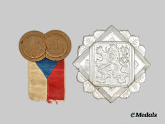 Czechoslovakia, Republic.  A Pair of Badges & Insignia