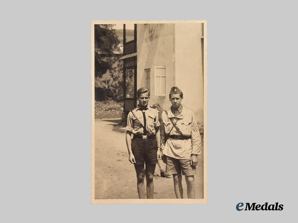croatia,_independent_state._a_lot_of_six_photographs_of_croatian_troops,_c.1941-45___m_n_c4020