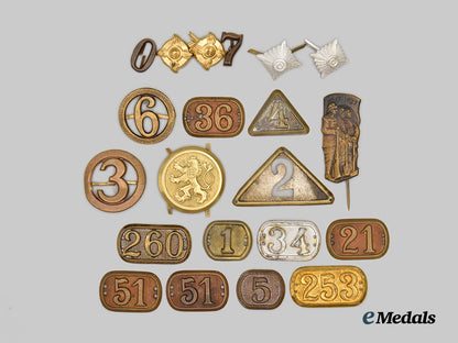 czechoslovakia,_republic._a_lot_of_regimental_pins&_badges___m_n_c4020