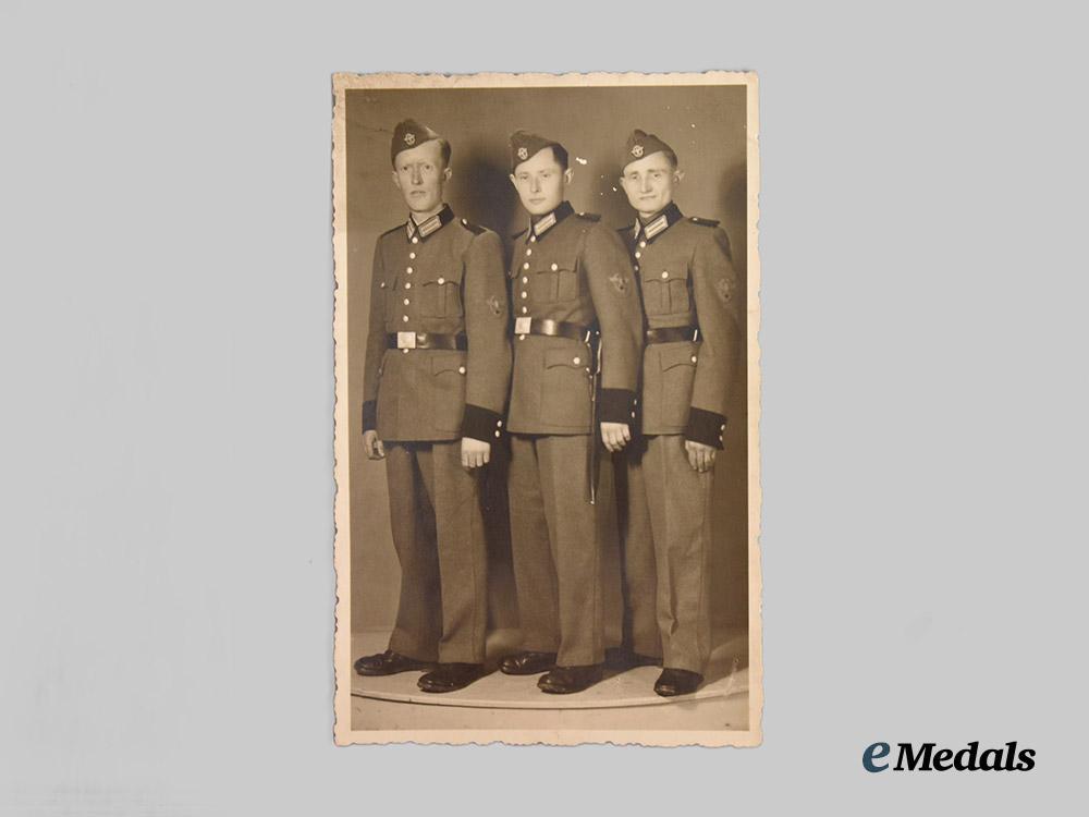croatia,_independent_state._a_lot_of_six_photographs_of_croatian_troops,_c.1941-45___m_n_c4028