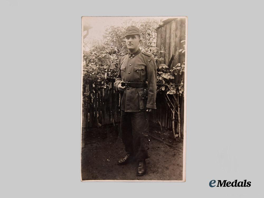 croatia,_independent_state._a_lot_of_eight_photographs_of_croatian_military_men,_c.1941-45___m_n_c4057