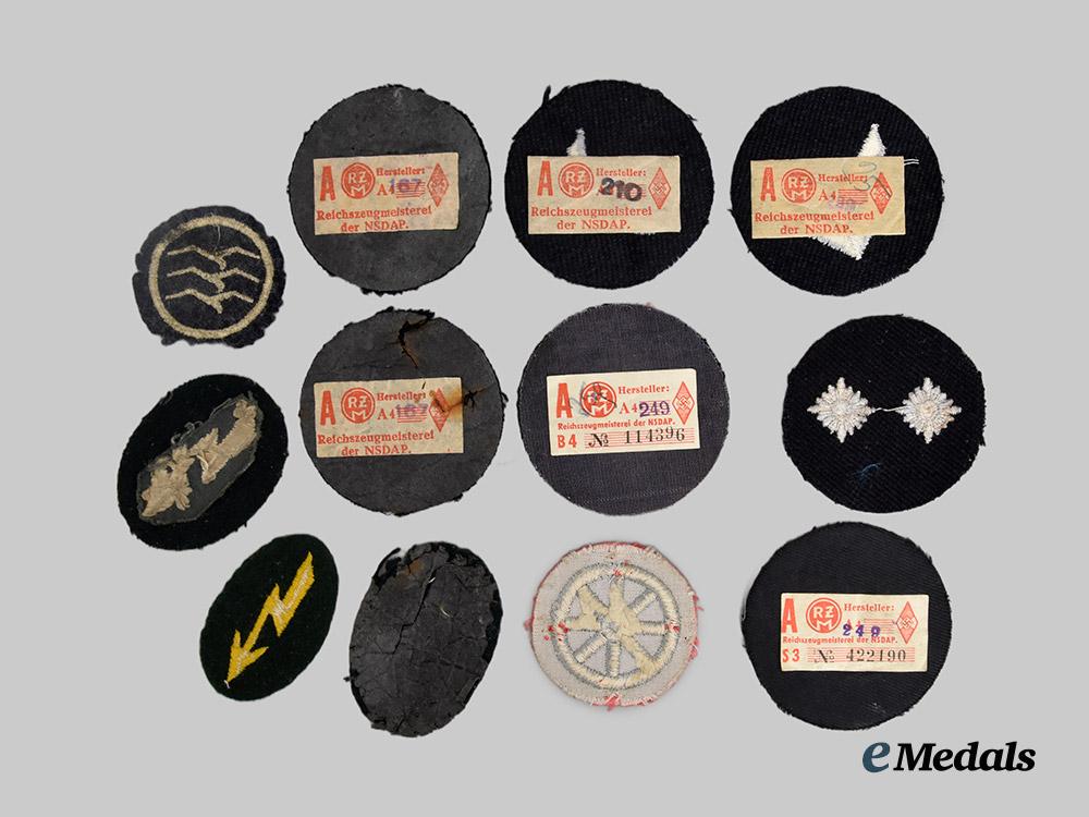 germany,_third_reich._a_lot_of_twelve_insignia___m_n_c4059