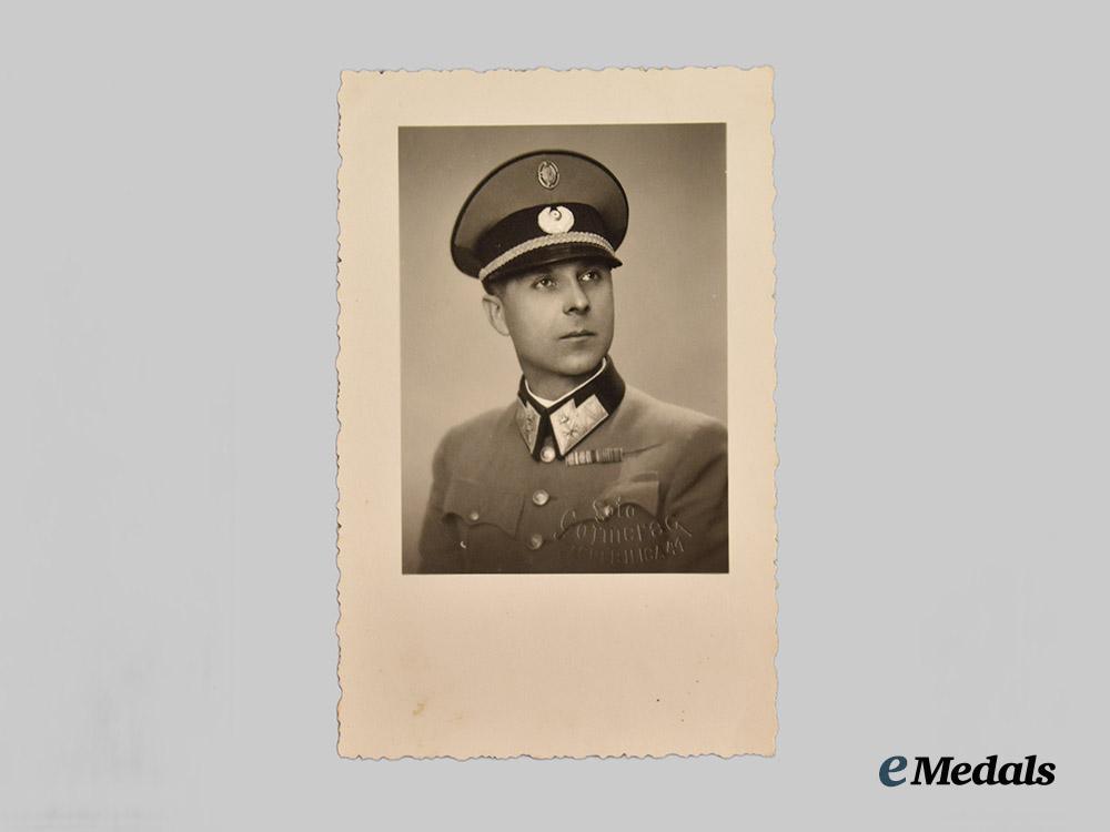 croatia,_independent_state._a_lot_of_eight_photographs_of_croatian_military_men,_c.1941-45___m_n_c4059