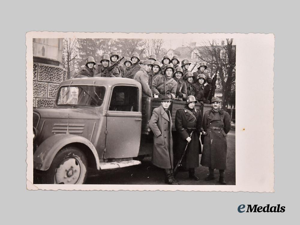 croatia,_independent_state._a_lot_of_six_croatian_photographs_and_postcards,_c.1941-45___m_n_c4072