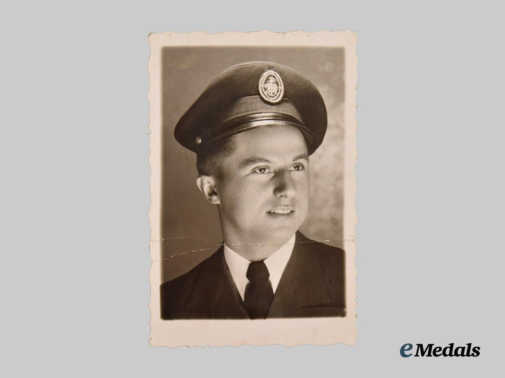croatia,_independent_state._a_lot_of_seven_photographs_of_croatian_naval_personnel,_c.1941-45___m_n_c4089